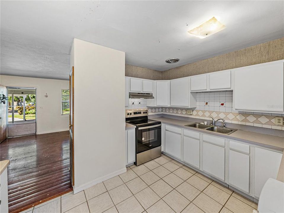 For Sale: $269,900 (4 beds, 2 baths, 1858 Square Feet)