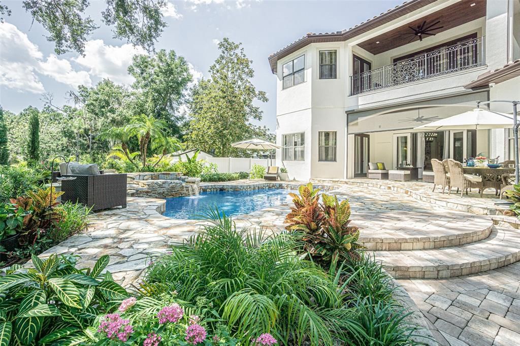 For Sale: $1,990,000 (5 beds, 4 baths, 4644 Square Feet)