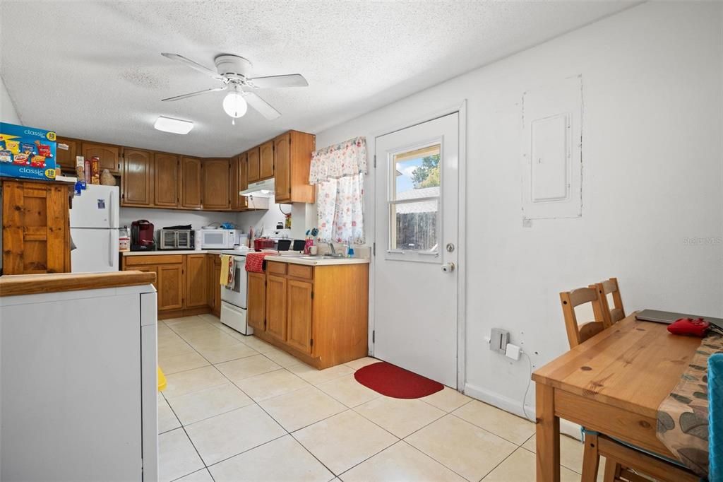 Active With Contract: $575,000 (4 beds, 2 baths, 2614 Square Feet)