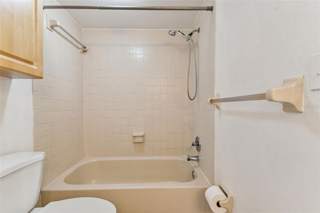 For Sale: $169,000 (1 beds, 1 baths, 570 Square Feet)