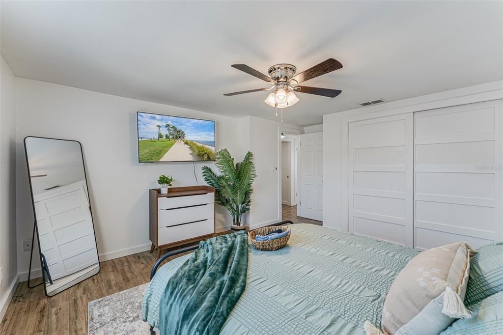 For Sale: $612,570 (2 beds, 2 baths, 1276 Square Feet)