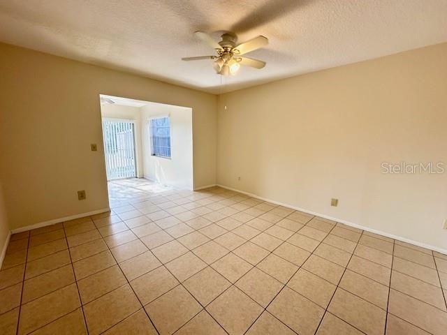 For Sale: $274,900 (3 beds, 2 baths, 1040 Square Feet)