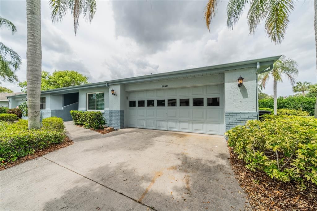 Active With Contract: $278,900 (2 beds, 2 baths, 1516 Square Feet)
