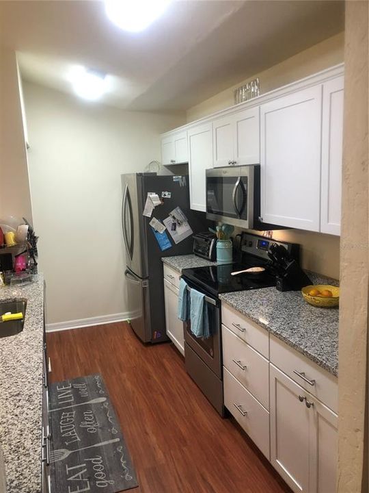 Recently Rented: $1,950 (3 beds, 2 baths, 1367 Square Feet)