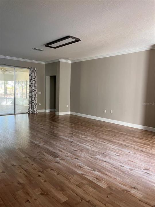 Recently Rented: $1,975 (3 beds, 2 baths, 2026 Square Feet)