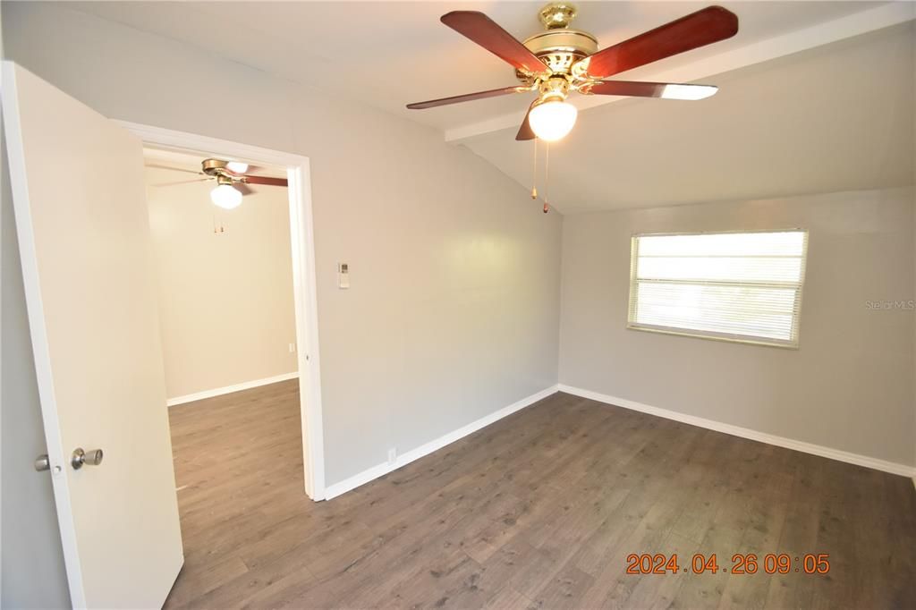 Recently Rented: $1,300 (1 beds, 1 baths, 405 Square Feet)