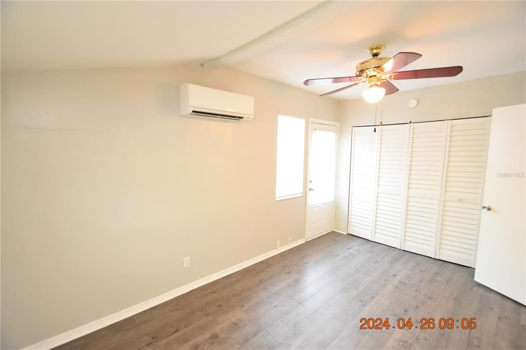 Recently Rented: $1,300 (1 beds, 1 baths, 405 Square Feet)