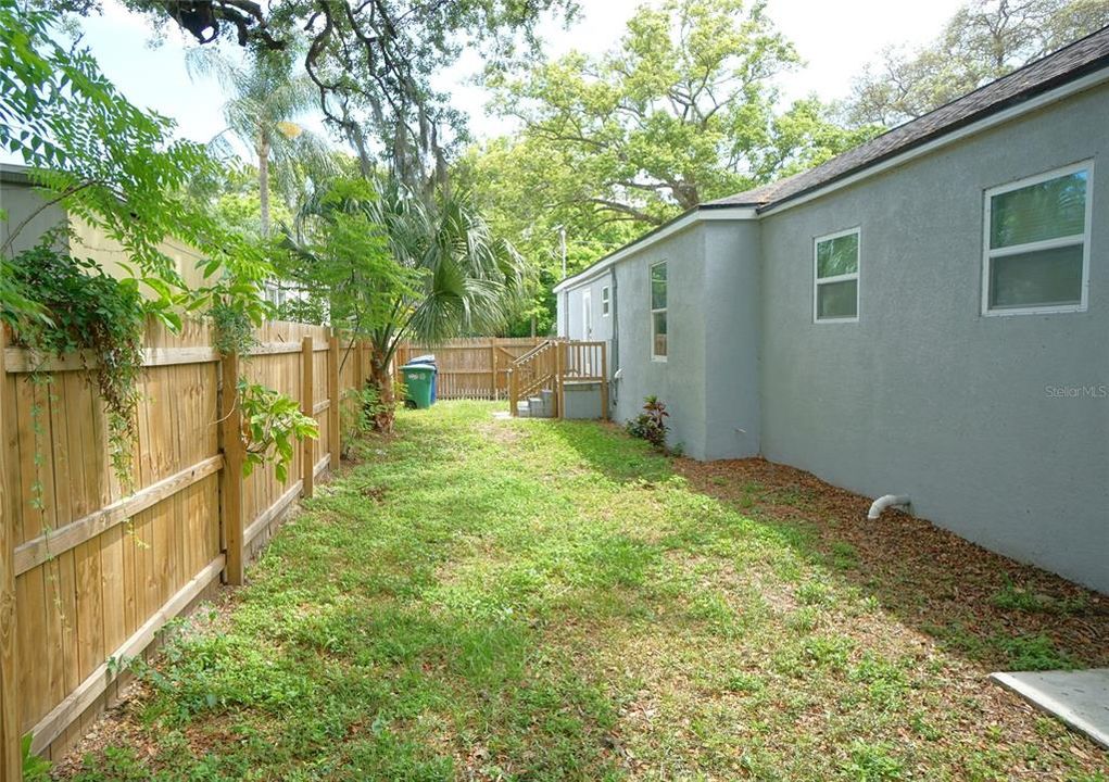 For Rent: $2,100 (2 beds, 2 baths, 1300 Square Feet)