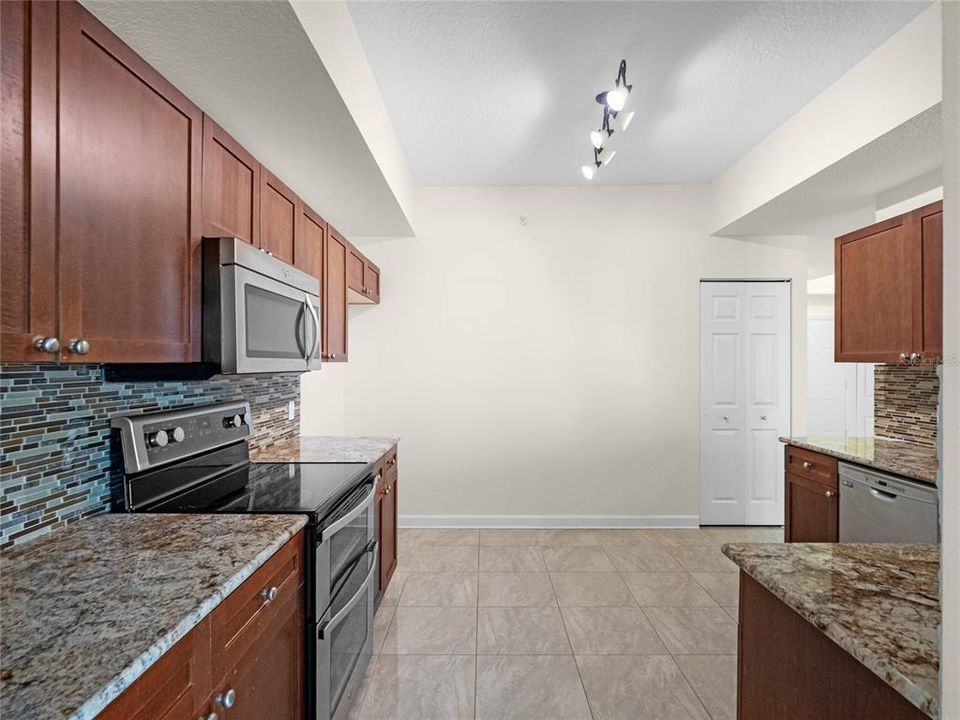 For Sale: $375,000 (3 beds, 2 baths, 2010 Square Feet)
