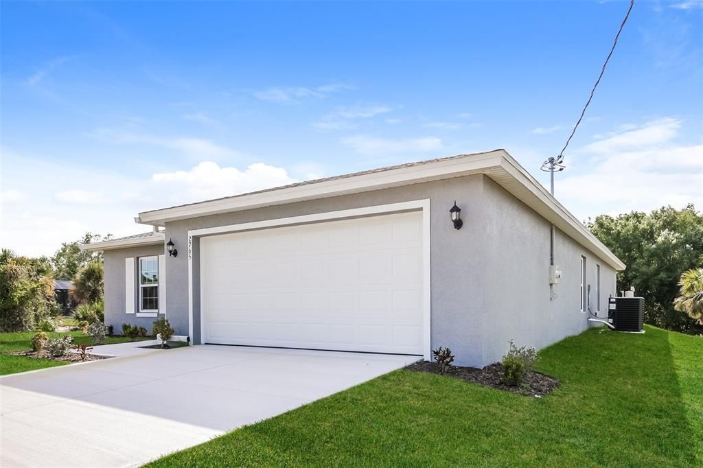 Active With Contract: $329,900 (3 beds, 2 baths, 1833 Square Feet)