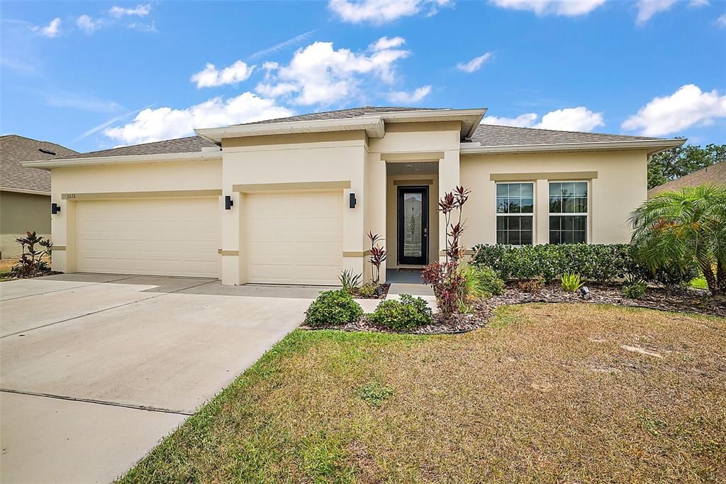 Active With Contract: $449,000 (3 beds, 2 baths, 2061 Square Feet)