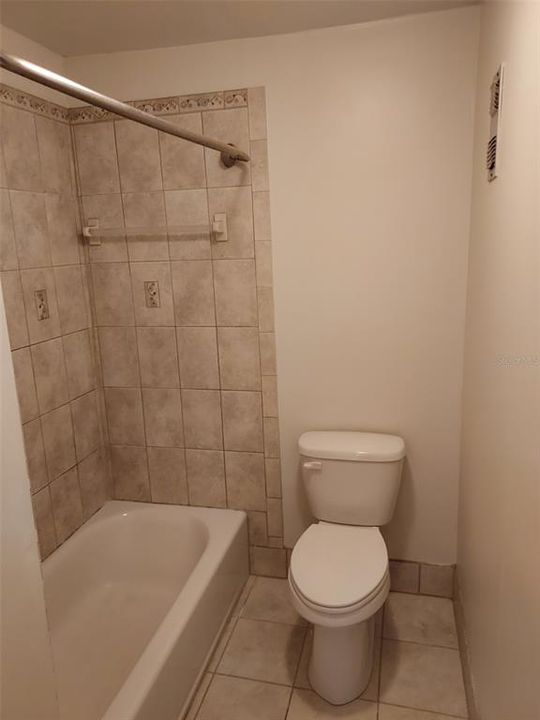 For Sale: $180,000 (2 beds, 1 baths, 1102 Square Feet)