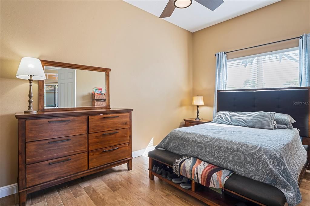 For Sale: $559,000 (2 beds, 2 baths, 2392 Square Feet)