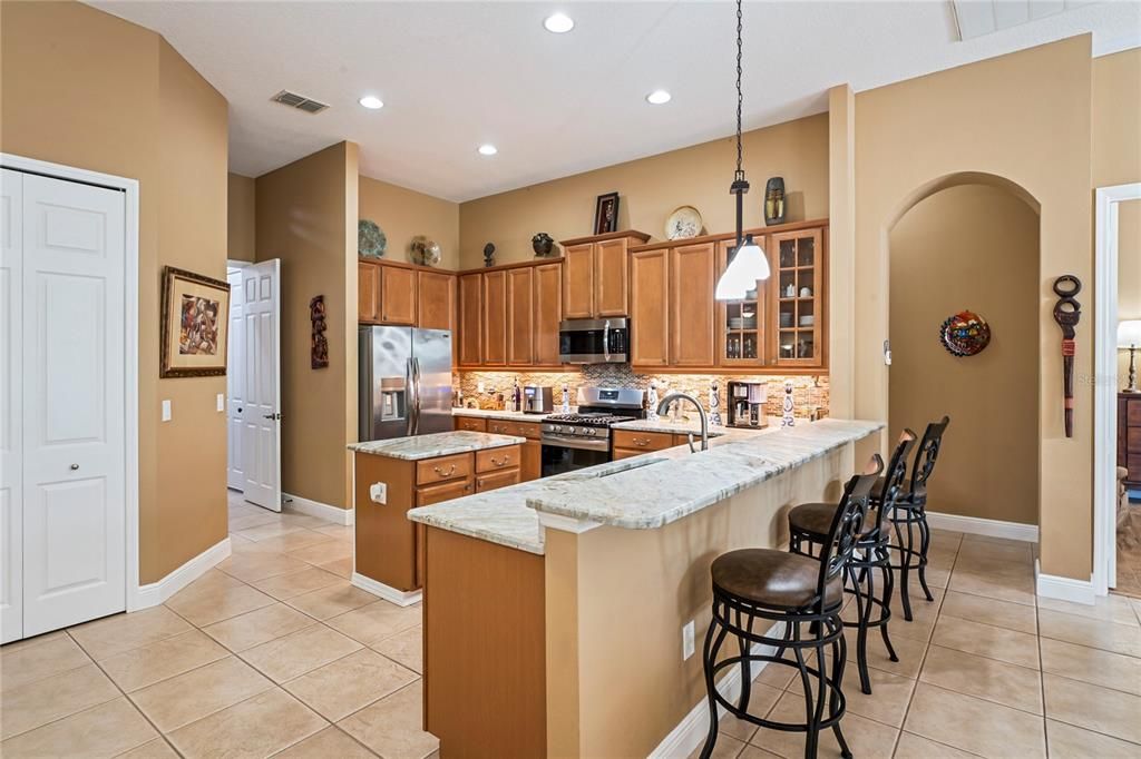 For Sale: $559,000 (2 beds, 2 baths, 2392 Square Feet)