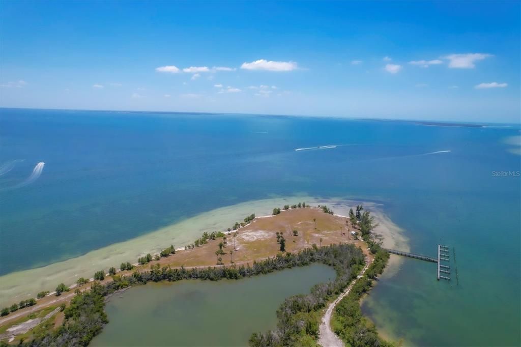 En Venta: $9,500,000 (14.53 acres)