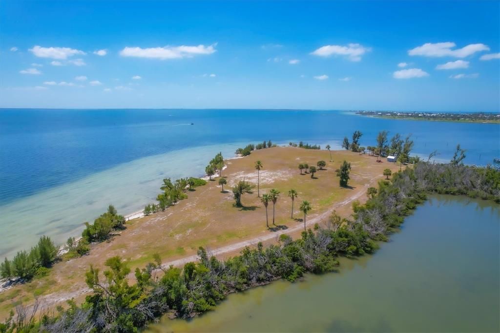 For Sale: $9,500,000 (14.53 acres)