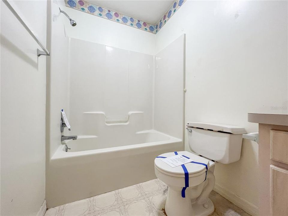 Active With Contract: $205,000 (2 beds, 2 baths, 1632 Square Feet)