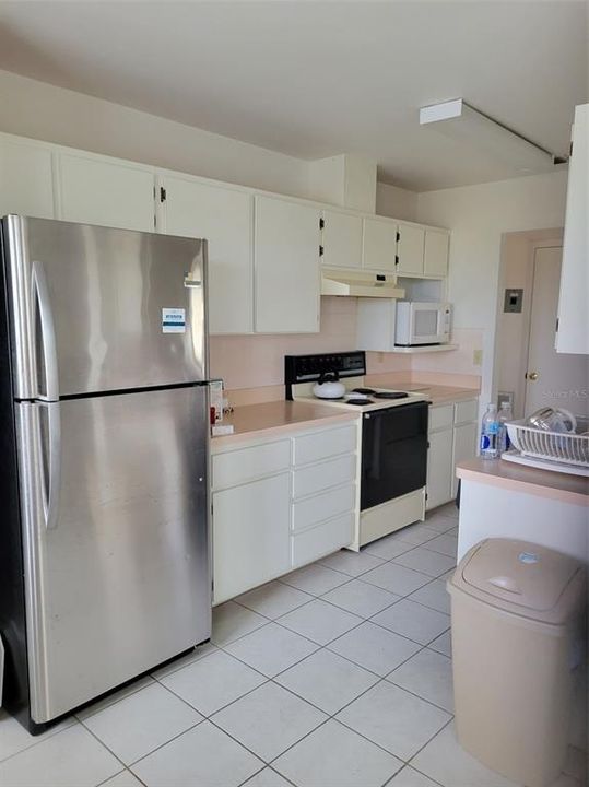 Active With Contract: $350,000 (3 beds, 3 baths, 1460 Square Feet)