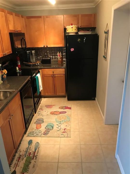 For Rent: $2,300 (1 beds, 1 baths, 823 Square Feet)