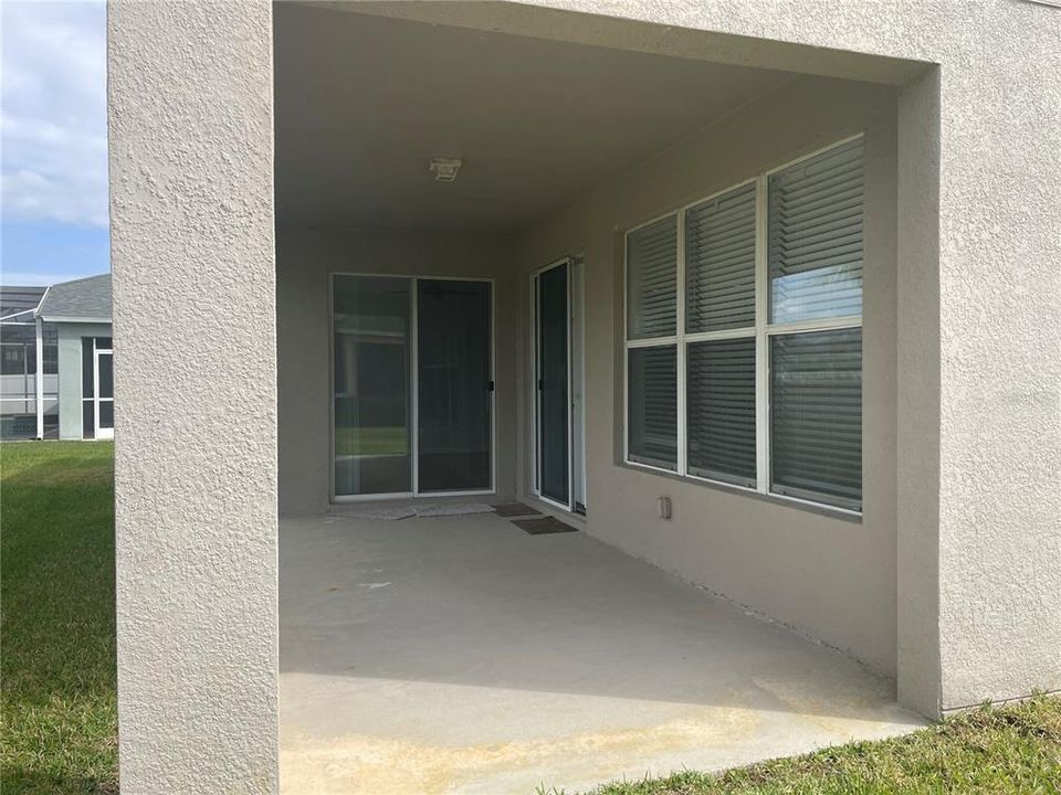 Active With Contract: $2,900 (4 beds, 3 baths, 2518 Square Feet)