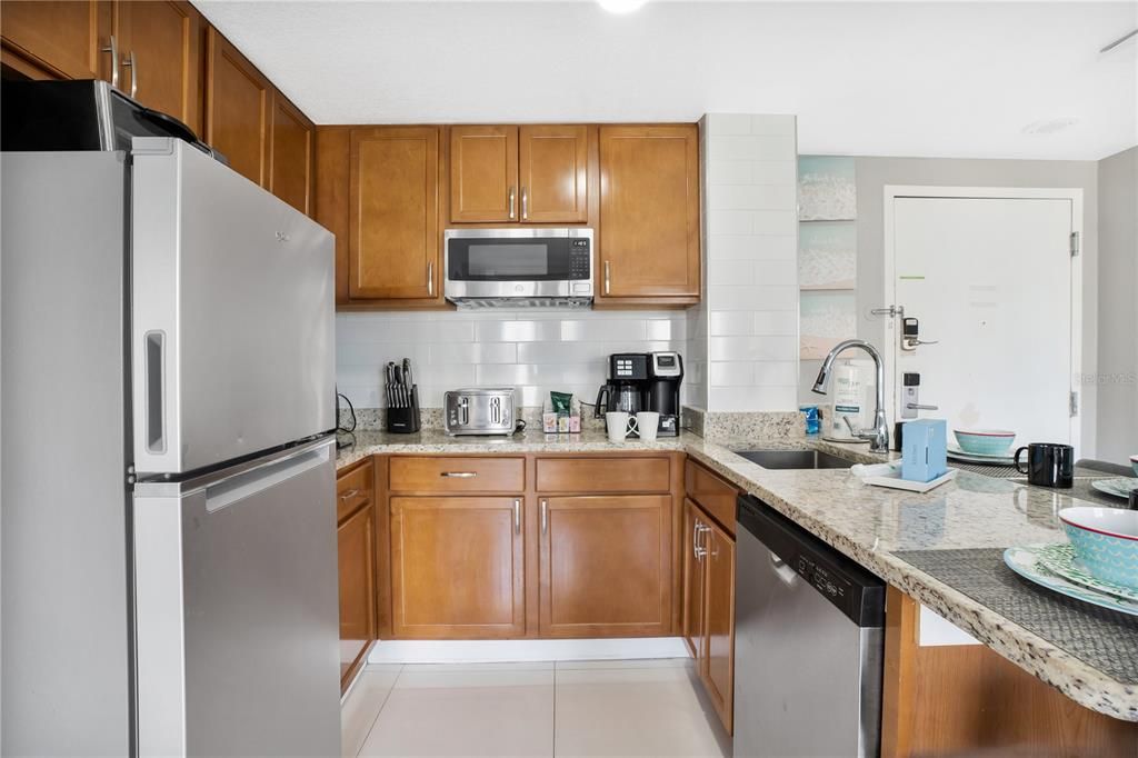 For Sale: $249,900 (2 beds, 2 baths, 583 Square Feet)