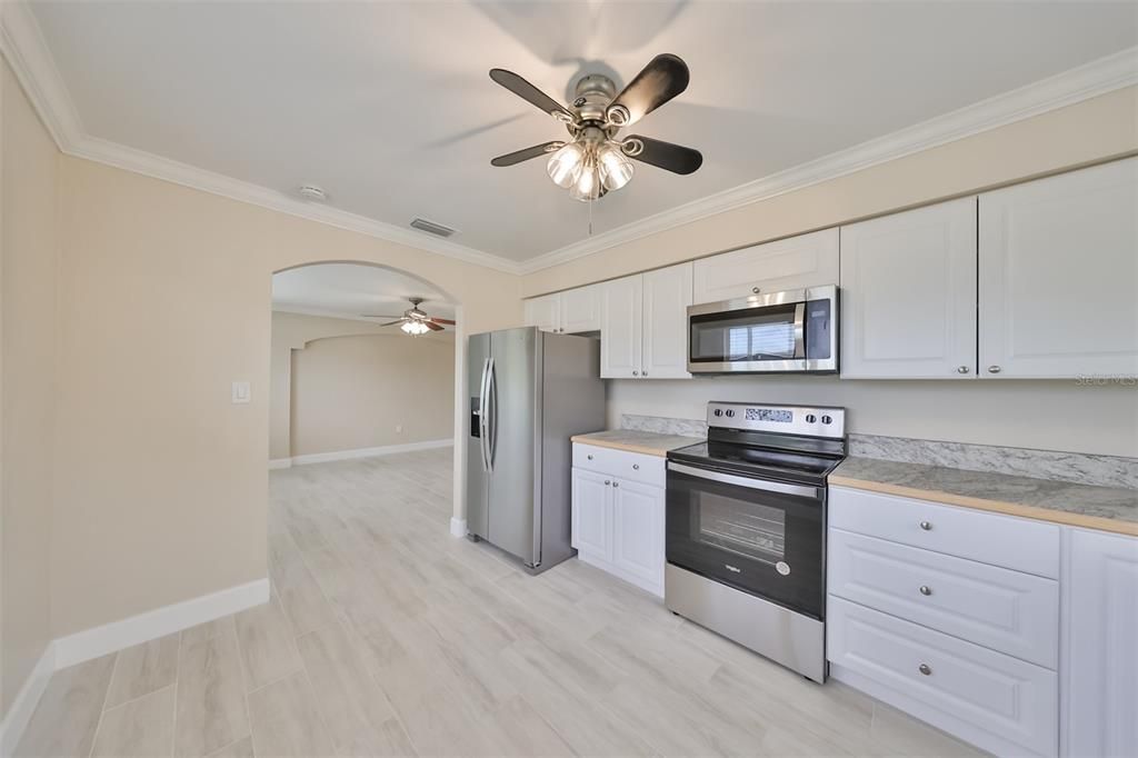 Active With Contract: $395,000 (2 beds, 0 baths, 1432 Square Feet)