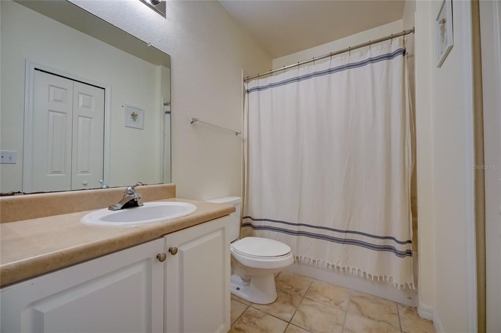 For Sale: $239,900 (2 beds, 2 baths, 1107 Square Feet)