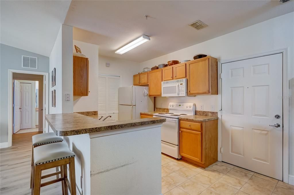 For Sale: $239,900 (2 beds, 2 baths, 1107 Square Feet)