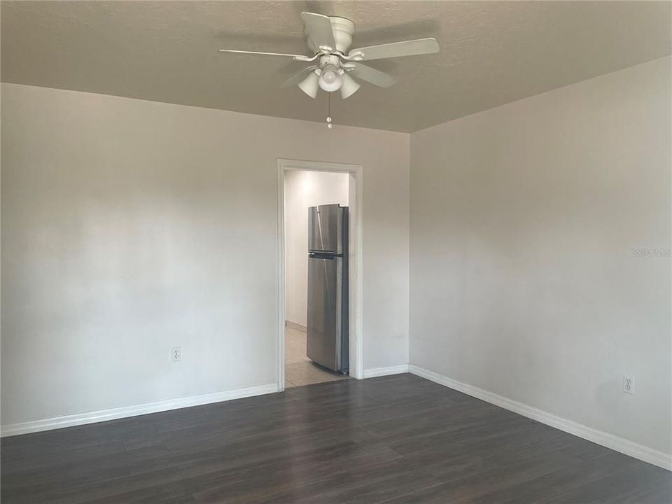 For Rent: $1,900 (2 beds, 1 baths, 700 Square Feet)