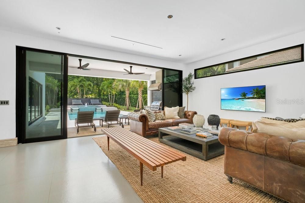 Active With Contract: $2,000,000 (4 beds, 4 baths, 3917 Square Feet)