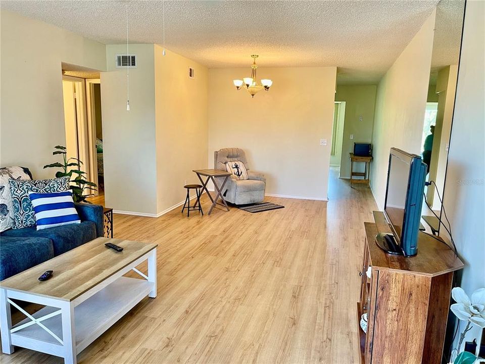 For Rent: $1,950 (2 beds, 2 baths, 1100 Square Feet)