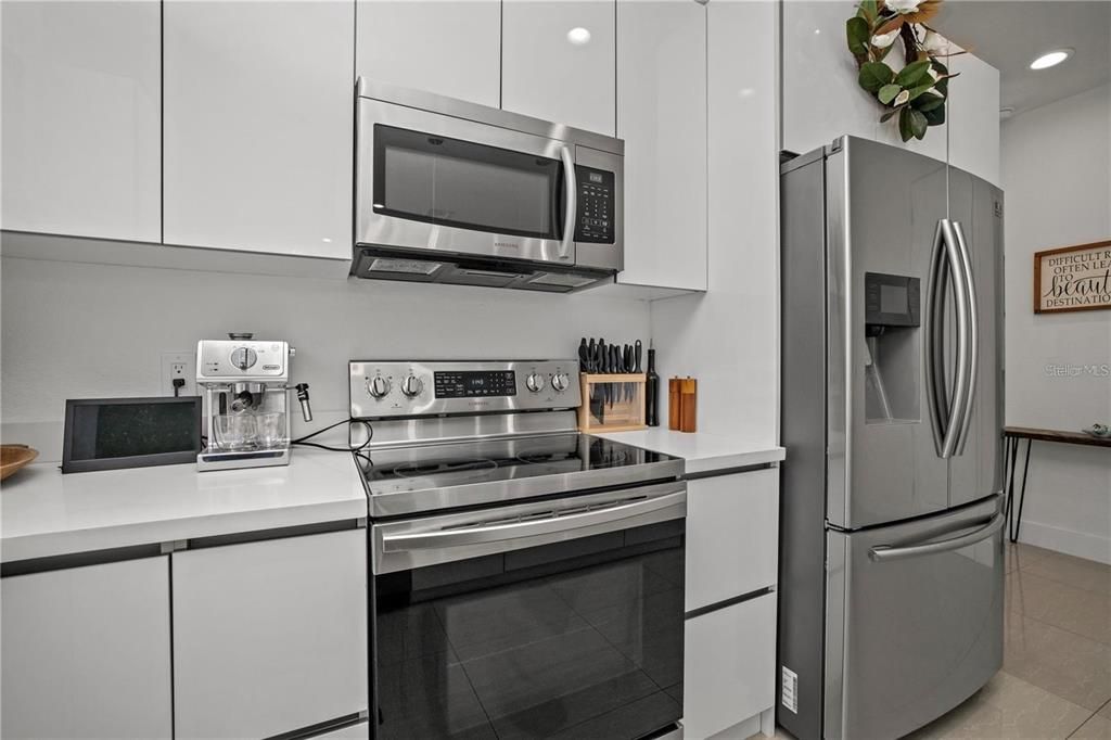 For Sale: $389,900 (3 beds, 2 baths, 1338 Square Feet)