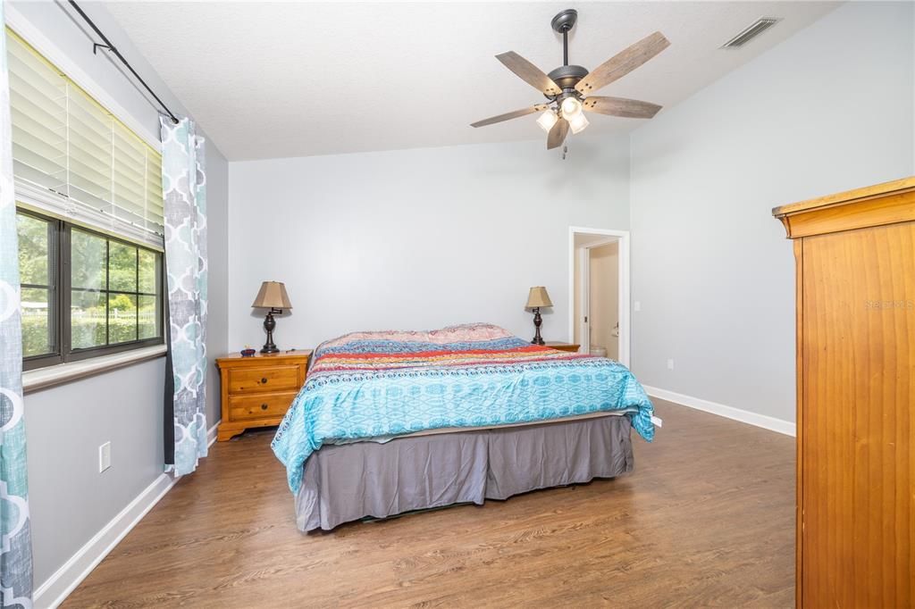 Active With Contract: $290,000 (3 beds, 2 baths, 1510 Square Feet)