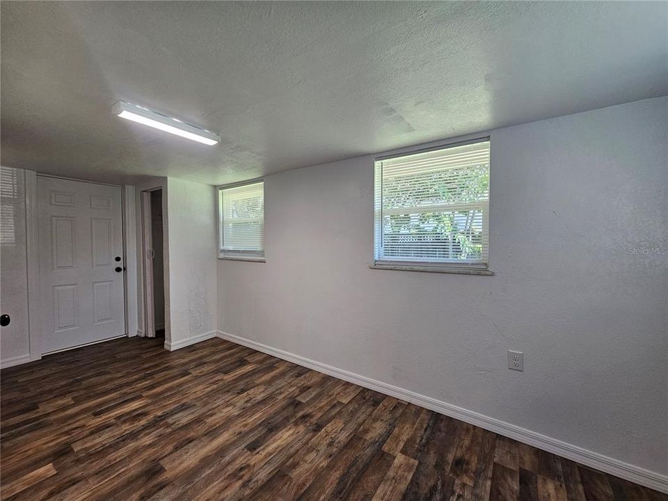 For Rent: $1,600 (2 beds, 1 baths, 912 Square Feet)