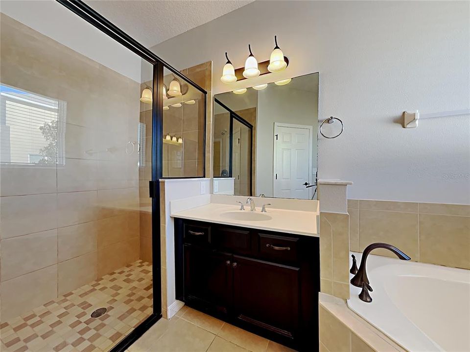В аренду: $2,385 (4 спален, 2 ванн, 2011 Квадратных фут)