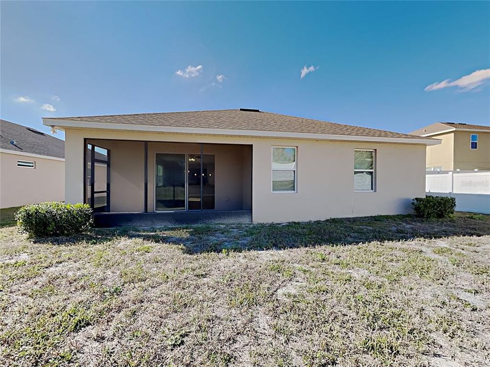 For Rent: $2,325 (4 beds, 2 baths, 2011 Square Feet)