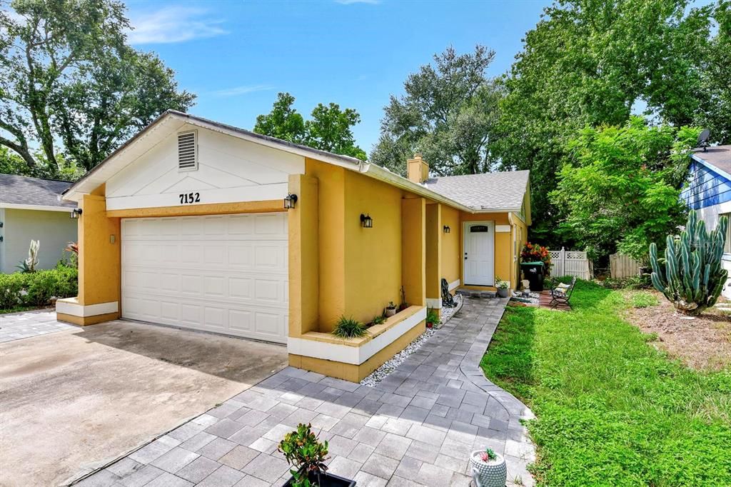 Active With Contract: $299,900 (3 beds, 2 baths, 1542 Square Feet)