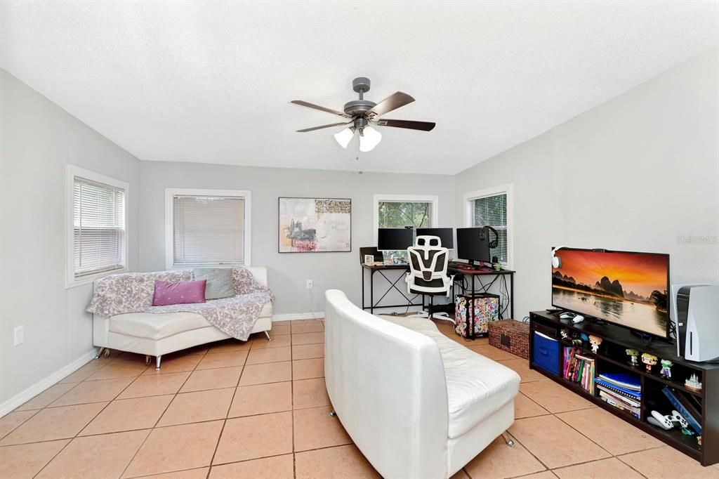 For Sale: $299,900 (3 beds, 2 baths, 1542 Square Feet)