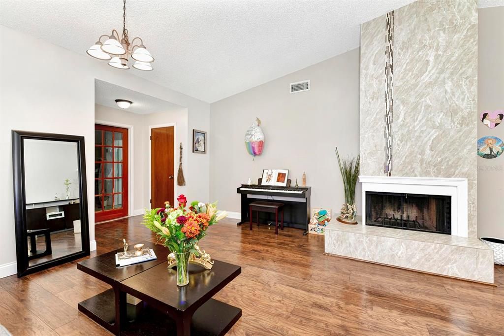 For Sale: $299,900 (3 beds, 2 baths, 1542 Square Feet)
