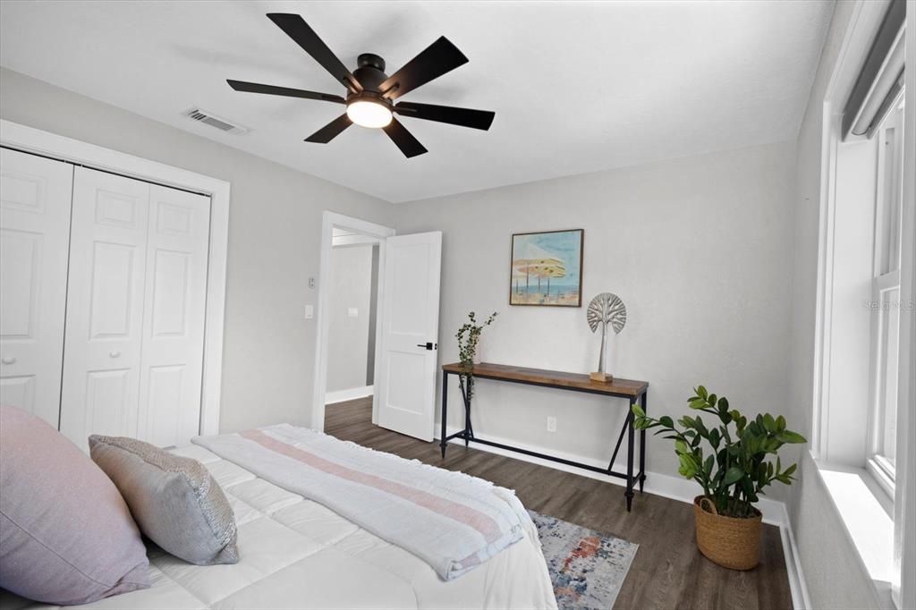 For Sale: $630,000 (2 beds, 1 baths, 974 Square Feet)