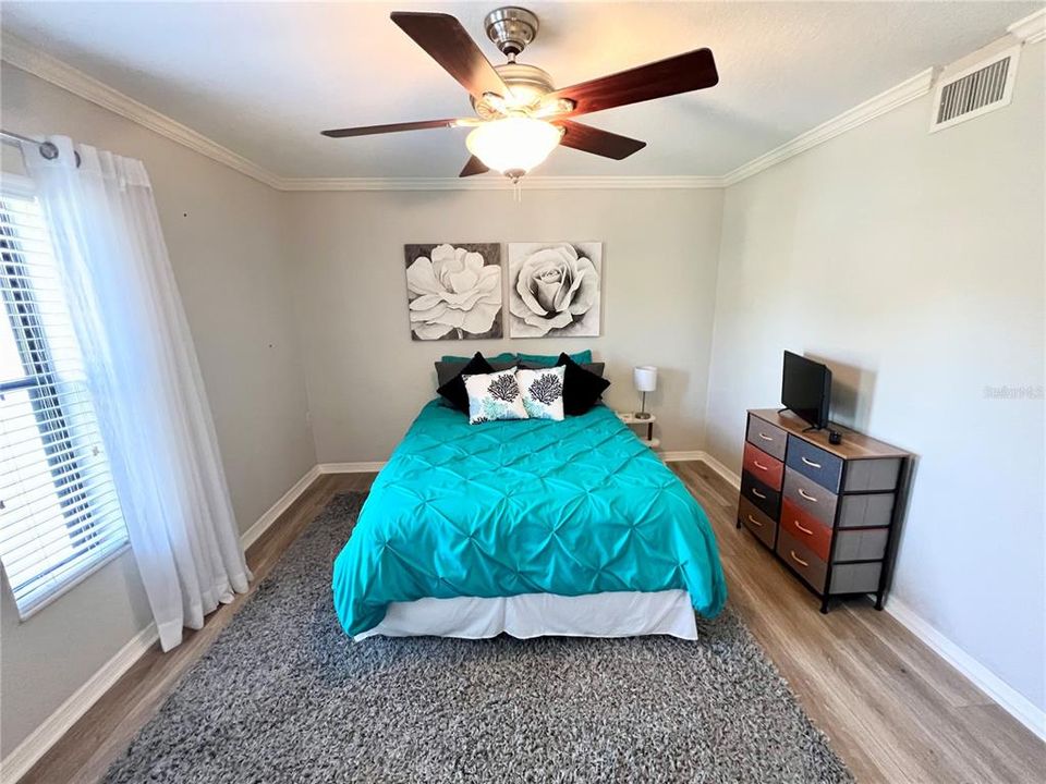 For Sale: $275,000 (2 beds, 2 baths, 1114 Square Feet)