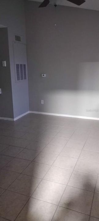 Recently Rented: $1,250 (1 beds, 1 baths, 530 Square Feet)