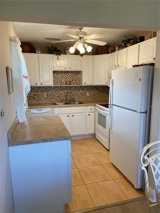 For Rent: $1,550 (2 beds, 2 baths, 984 Square Feet)