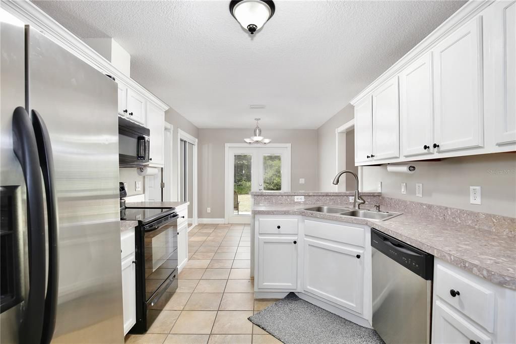 Recently Sold: $285,000 (3 beds, 2 baths, 1675 Square Feet)