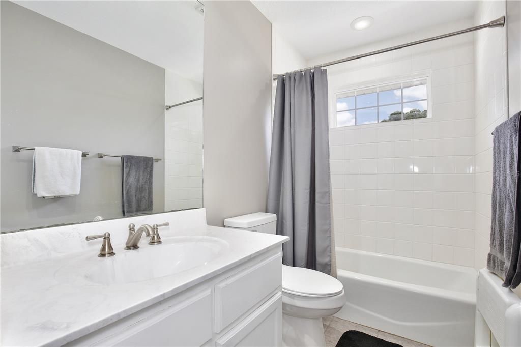 最近售出: $285,000 (3 贝兹, 2 浴室, 1675 平方英尺)