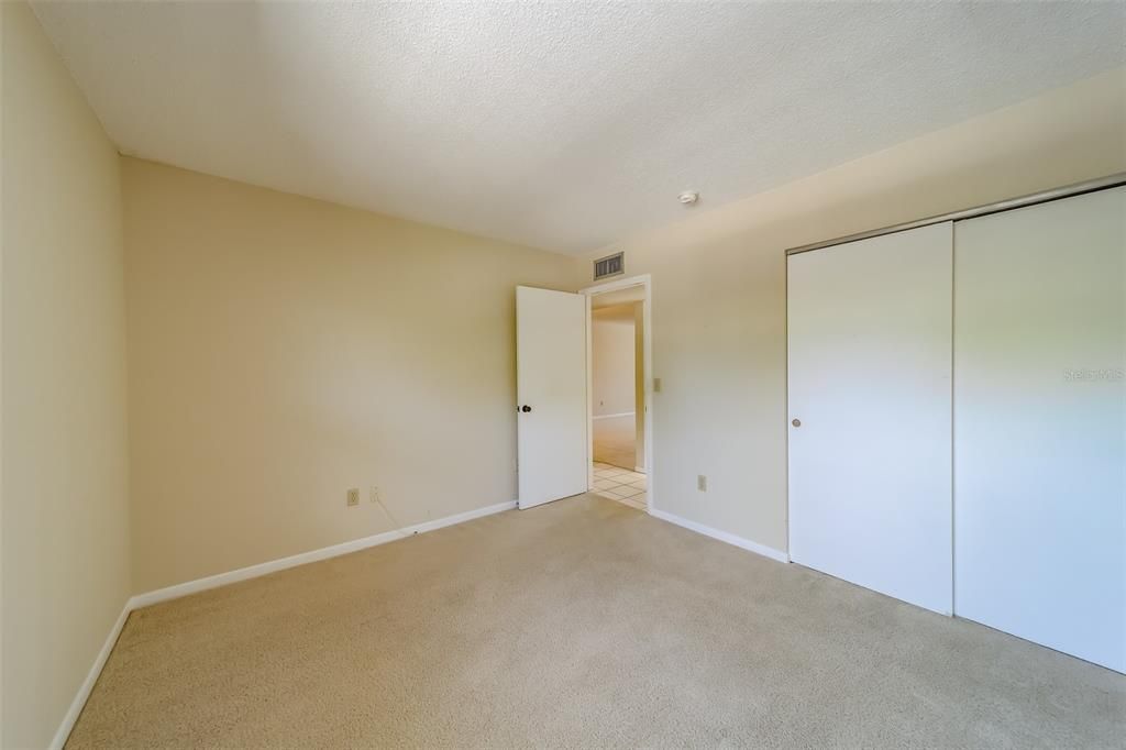 For Sale: $199,000 (2 beds, 2 baths, 970 Square Feet)