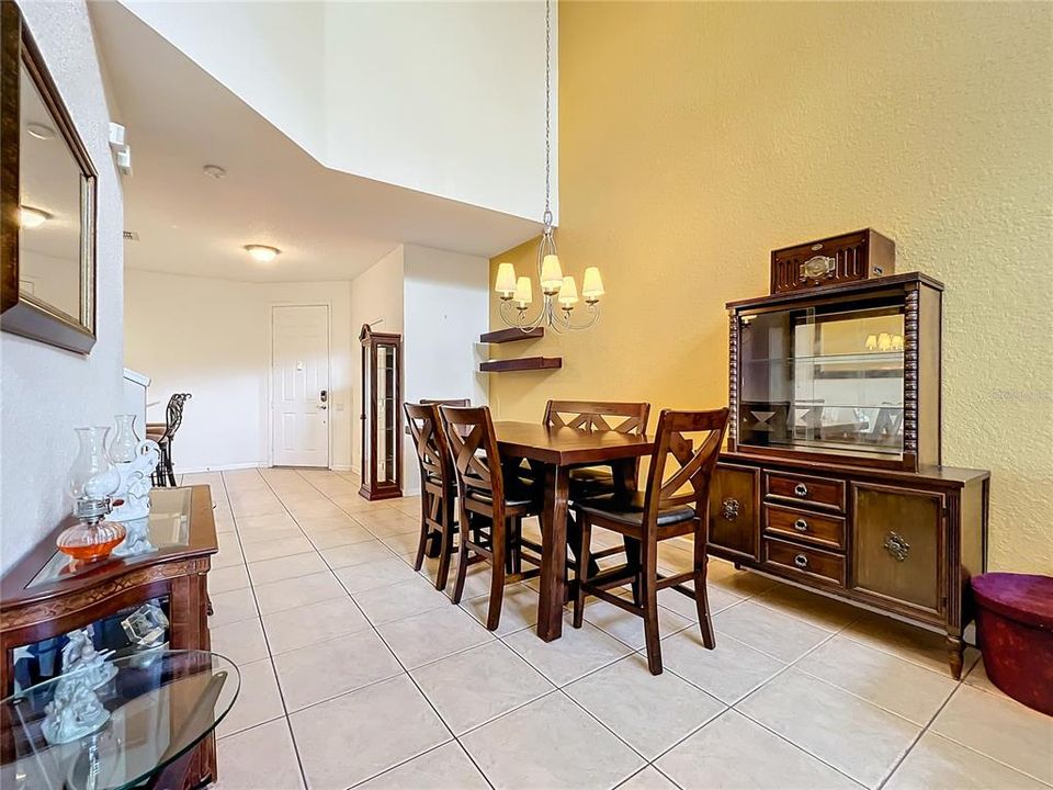 For Sale: $422,500 (3 beds, 3 baths, 1824 Square Feet)