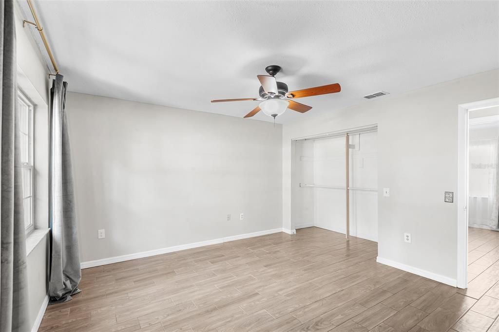 Active With Contract: $333,000 (3 beds, 2 baths, 1629 Square Feet)