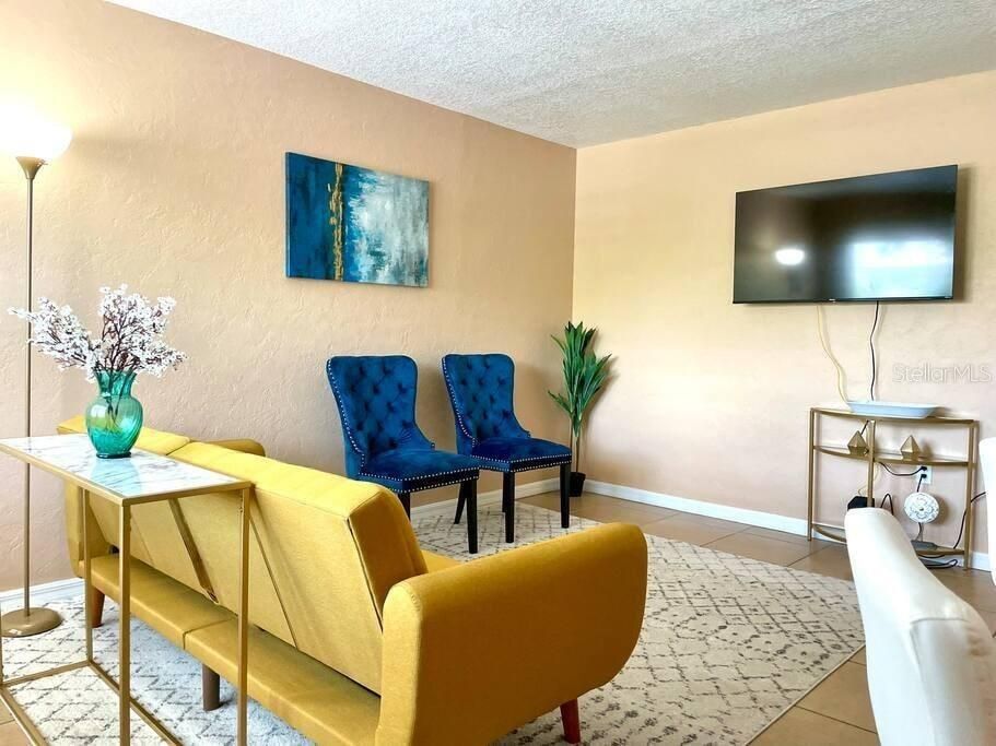 Recently Rented: $1,595 (1 beds, 1 baths, 600 Square Feet)