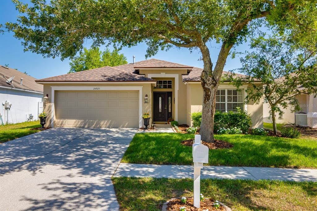 Recently Sold: $430,000 (4 beds, 2 baths, 2014 Square Feet)